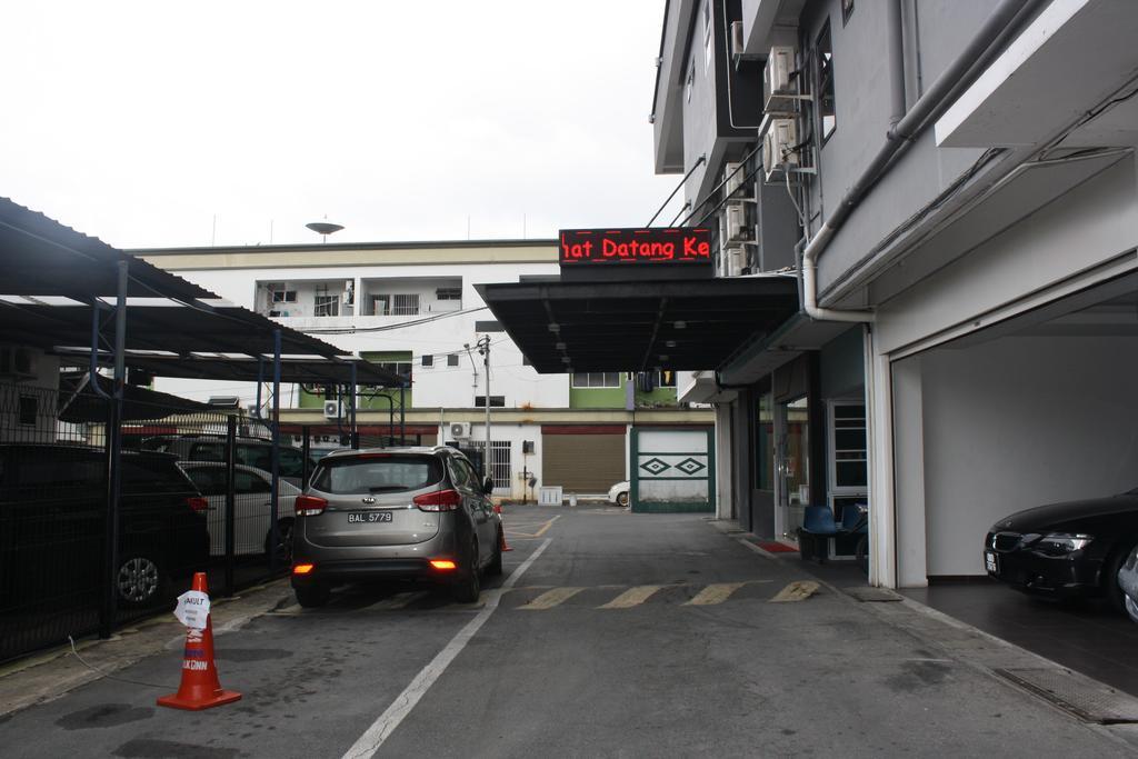 Walk Inn Miri Exterior foto