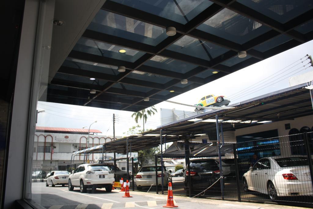 Walk Inn Miri Exterior foto