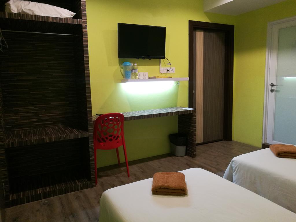 Walk Inn Miri Exterior foto