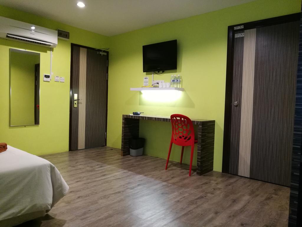 Walk Inn Miri Exterior foto